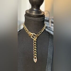 NWOT Gold-Tone Fashion Belt Style Necklace 18inches